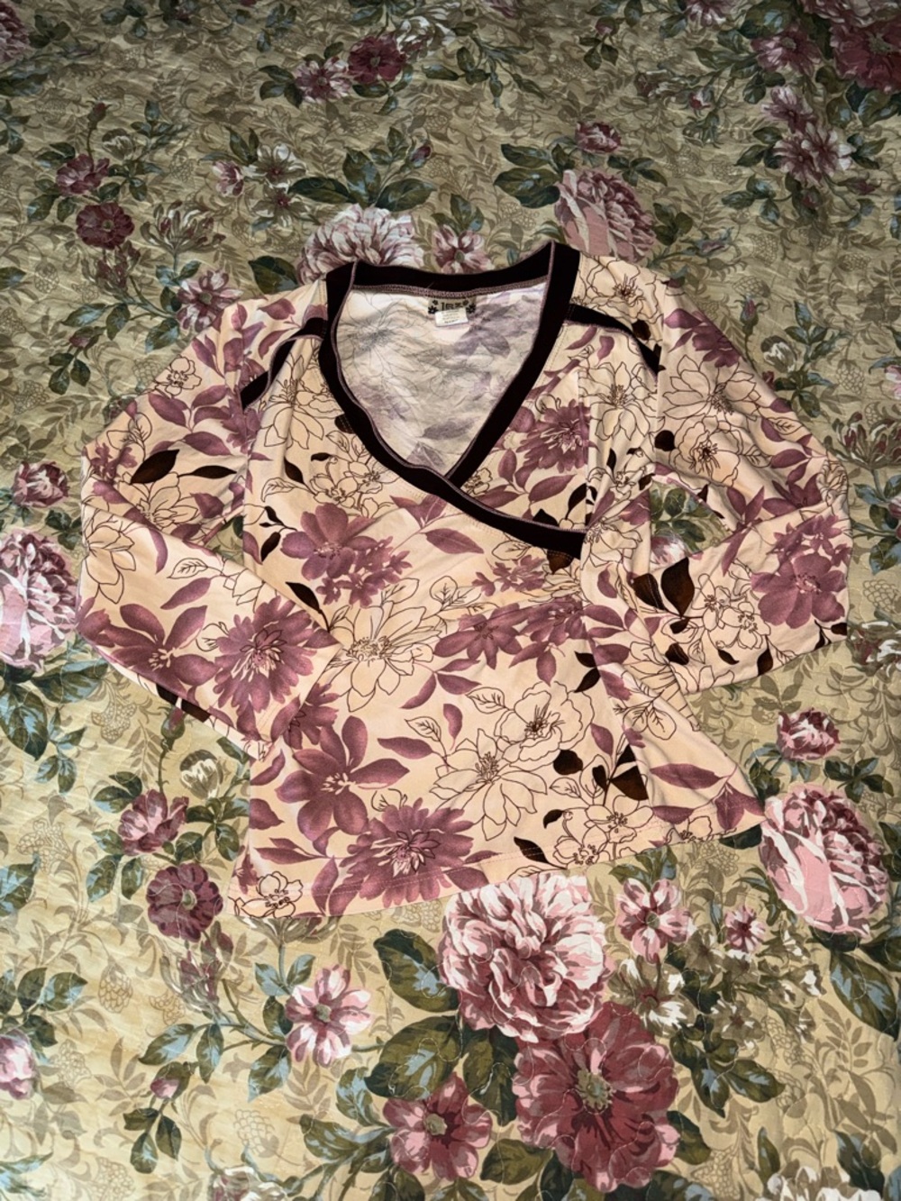 Floral V-Neck Long Sleeve Blouse in Purple and Cream
